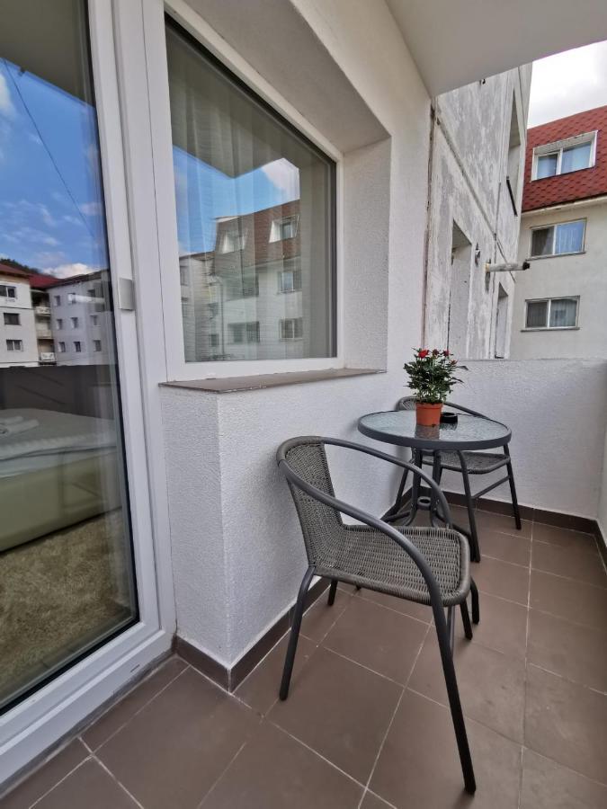 Апартаменты Apartament Gold Luxury Тыргу-Окна Экстерьер фото