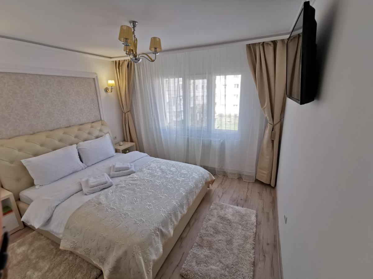 Апартаменты Apartament Gold Luxury Тыргу-Окна Экстерьер фото