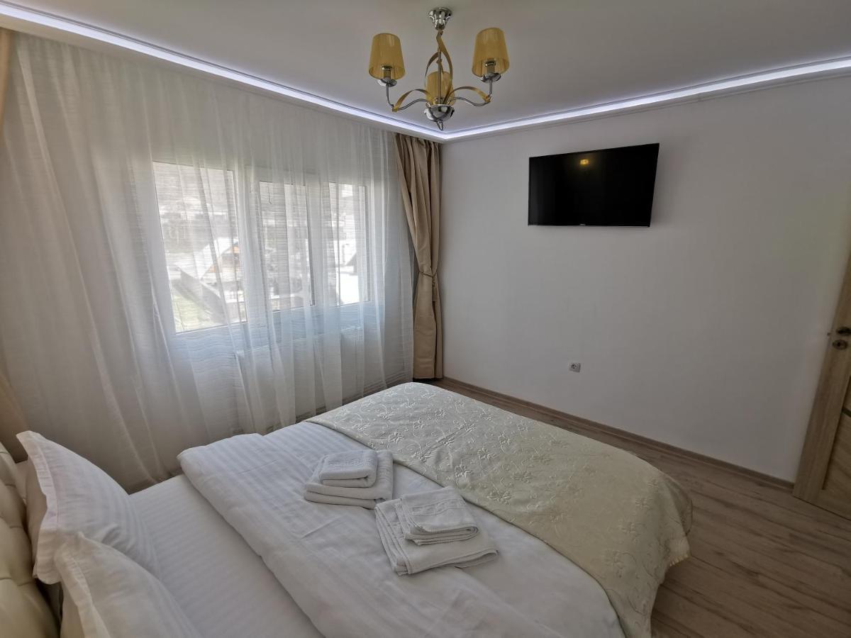 Апартаменты Apartament Gold Luxury Тыргу-Окна Экстерьер фото